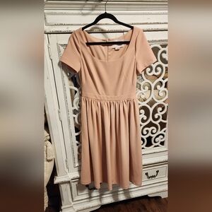 Gal Meets Glam Annie